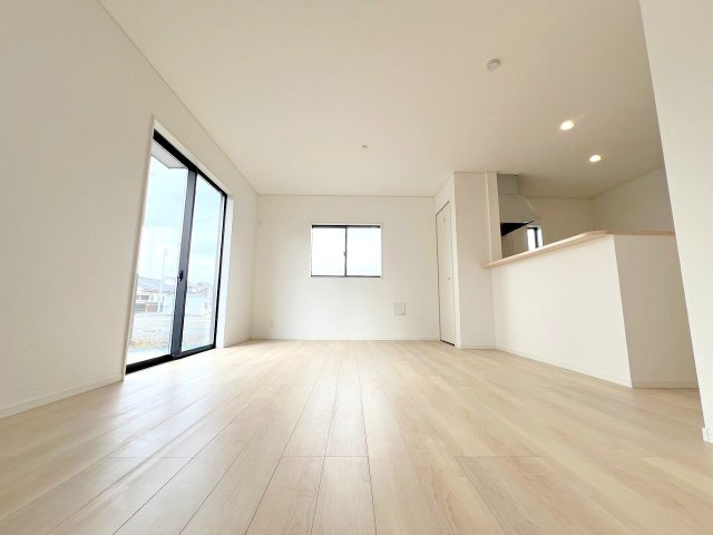 武蔵村山市中原4丁目新築戸建て　全9棟の居間・リビング