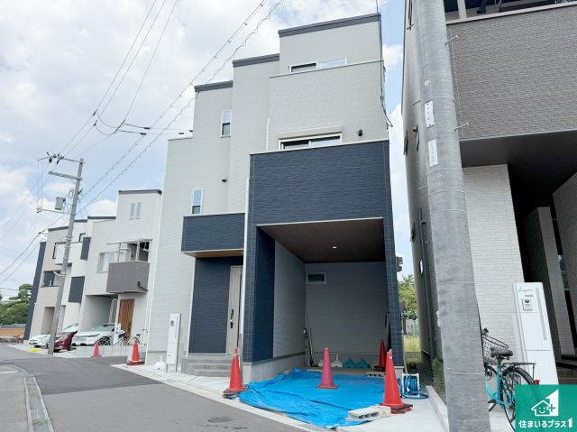 ■5日(土)6日(日)現地ご見学可能！　大東市諸福　限定1邸の外観|安心の10年保証！外観を美しく保ち、雨水で汚れを落とします！気になることがありましたら、お気軽にお問い合わせください！