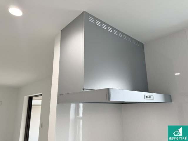 大東市諸福　新築一戸建ての設備|汚れにくいスロットフィルタでお手入れラクラク！ＬＥＤ照明付き！