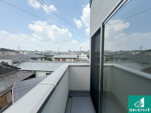 大東市諸福　新築一戸建てのバルコニー|日当たりのよいバルコニー！お部屋が開放的に！