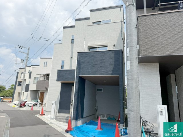 29日(土)30日(日)現地ご見学可能！　大東市諸福　限定1邸の外観|お客様に長く安心して住んでいだだける事にこだわった家づくり！住んでからのアフターサービスにもしっかりと取り組んでいます！
