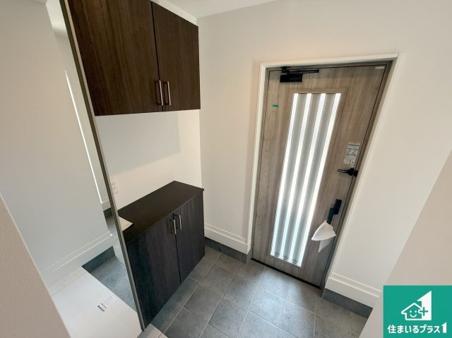 大東市諸福　新築一戸建ての玄関|シューズボックスにはたくさんの靴が収納できるので玄関周りはいつもスッキリ！ご家族が増えても安心！