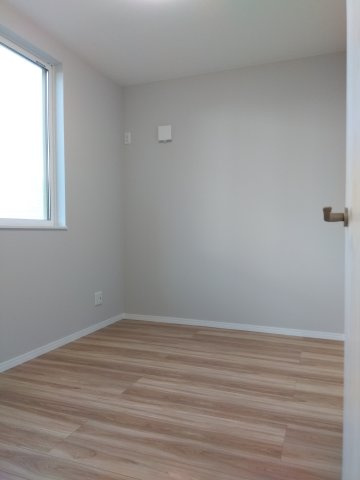 【商談中】八戸市売市の洋室|洋室4.37帖。趣味や在宅ワーク用の❝プラスワン❞スペースとしても◎