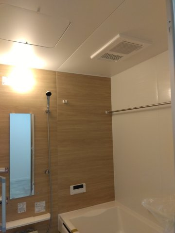 【商談中】八戸市売市の浴室|追い炊き機能・暖房・涼風・換気など便利機能満載です。（24時間換気機能付）入浴前に浴室を温めヒートショック対策も。