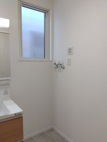 【商談中】八戸市売市のランドリースペース|洗濯機置き場：お湯で洗濯することができます。