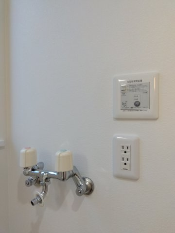 【商談中】八戸市売市のランドリースペース|マ・リモ：面倒な水抜きは電動装置で。