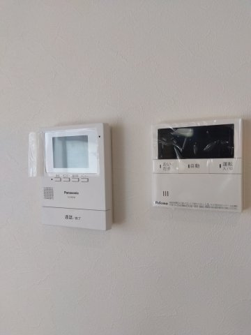 【商談中】八戸市売市の防犯設備|モニター付きインターホン！防犯に役立つので小さなお子さんがいらっしゃるご家庭でも安心。外の様子を確認することもできます！