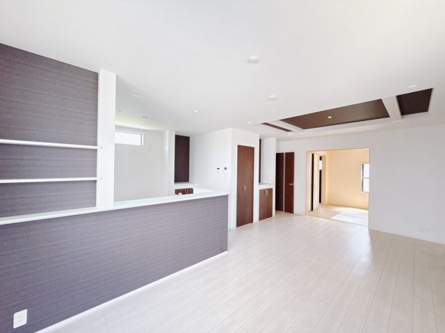 【中古戸建】伊勢崎市八坂町の居間・リビング|■リビング｜毎日の家族とのご飯も大切に、充実できるようオシャレなダイニングキッチンをご用意しました♪より家族との絆も深まります＾＾