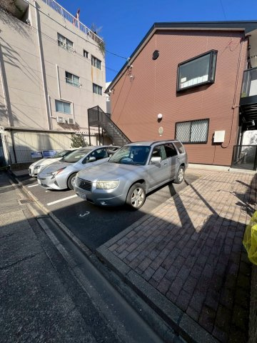 アンプルール リーブル ルミエール　名古屋市賃貸　仲介手数料無料の駐車場