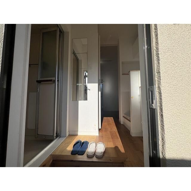 コーポノムラの玄関