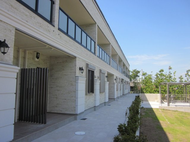 兵庫県芦屋市1棟売りマンションの外観