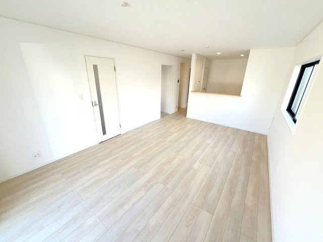 武蔵村山市中原4丁目新築戸建て　全9棟の前面道路含む現地写真