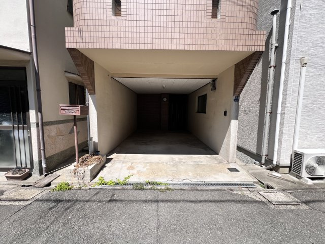 守口市大宮通3丁目戸建の駐車場