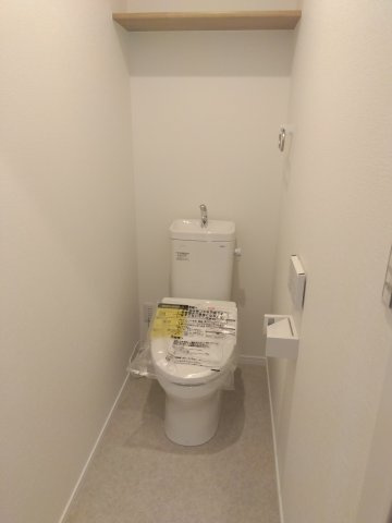 【新築建売住宅】八戸市根城２丁目のトイレ|2F：ウォシュレットトイレ