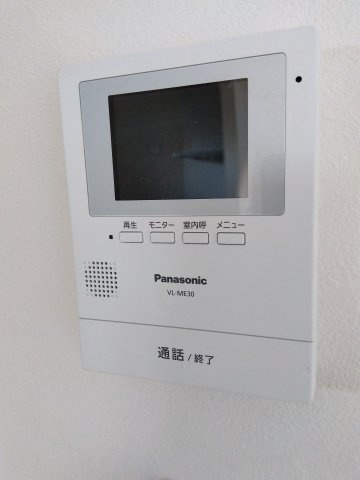 【新築建売住宅】八戸市根城２丁目の防犯設備|来訪者の顔が見えるテレビモニター付きインターホン。セキュリティも安心です！