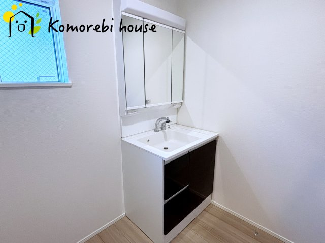 さいたま市西区三橋　第1期　新築一戸建て　リナージュ　01の独立洗面台|独立洗面台です