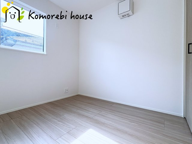 さいたま市西区三橋　第1期　新築一戸建て　リナージュ　01の洋室|小さな窓でも採光バッチリな4.53帖の洋室です