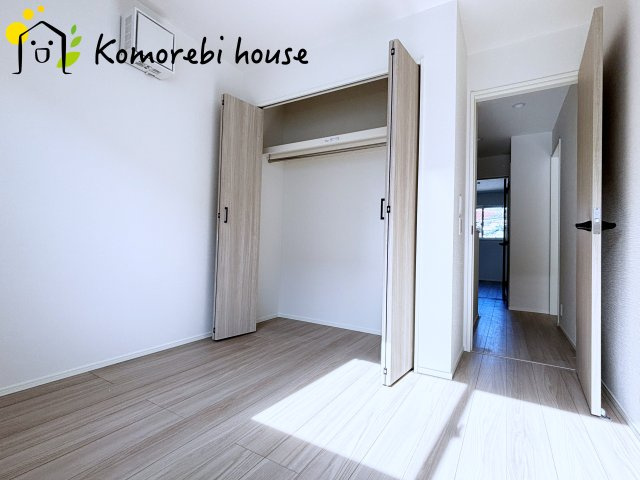 さいたま市西区三橋　第1期　新築一戸建て　リナージュ　01の洋室|南側の窓から明るい日差しが差し込みます