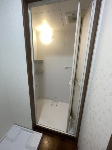 ゲンズ照屋の浴室