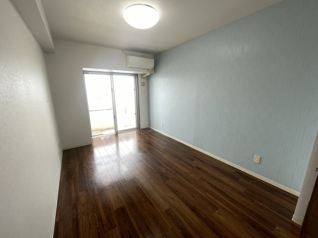 ゲンズ照屋の内装