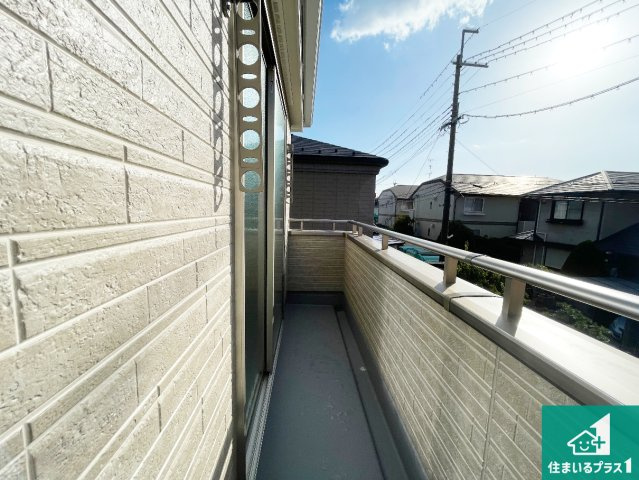 枚方市渚栄町　第4期　新築一戸建てのバルコニー|ワイドバルコニーは洗濯物を干すスペースが広いのでご家族が多くても安心！