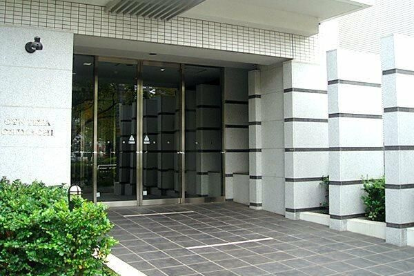 レジディア大井町のエントランス