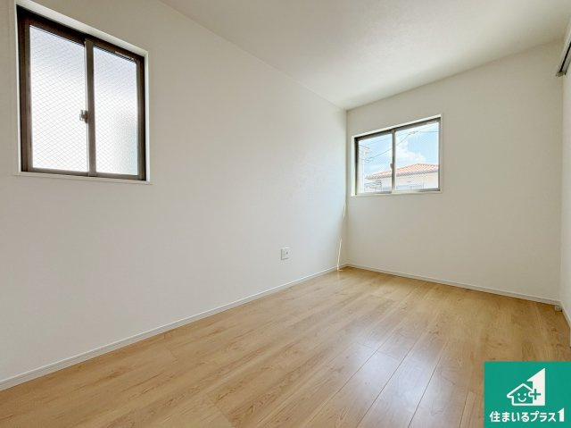 枚方市船橋本町　第1期　新築一戸建ての洋室|シンプルな洋室は、自分好みのインテリアが楽しめます♪ご家族とインテリアや家具を選びに行くのは新築購入時の醍醐味の一つです。ぜひお楽しみください♪