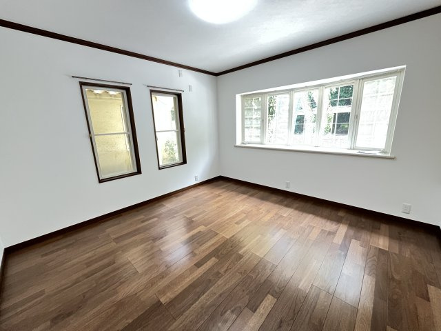 姫路市西八代町　の洋室
