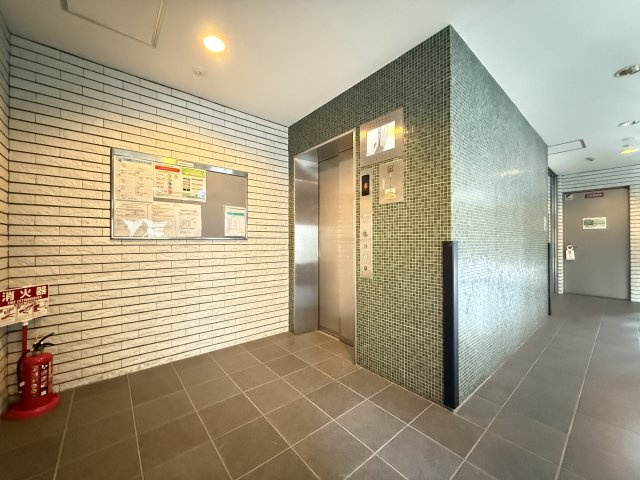 ブランズ帝塚山万代池公園のエントランス