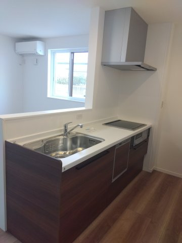 ※商談中※【新築建売住宅】八戸市根城２丁目のキッチン|システムキッチン。家事の軽減はもちろん、水や光熱費の節約に食器洗い乾燥機付き。