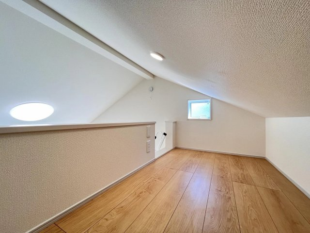 練馬区高松1丁目　ZEH水準×制震　長期優良住宅の収納|ロフト