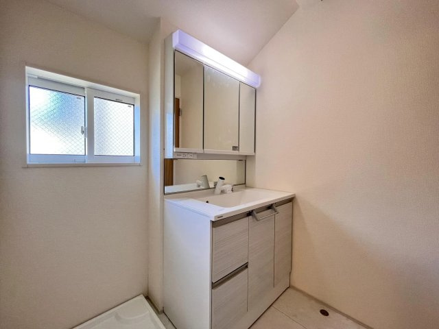 練馬区高松1丁目　ZEH水準×制震　長期優良住宅の独立洗面台