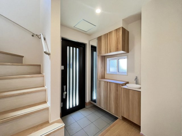 練馬区高松1丁目　ZEH水準×制震　長期優良住宅の玄関