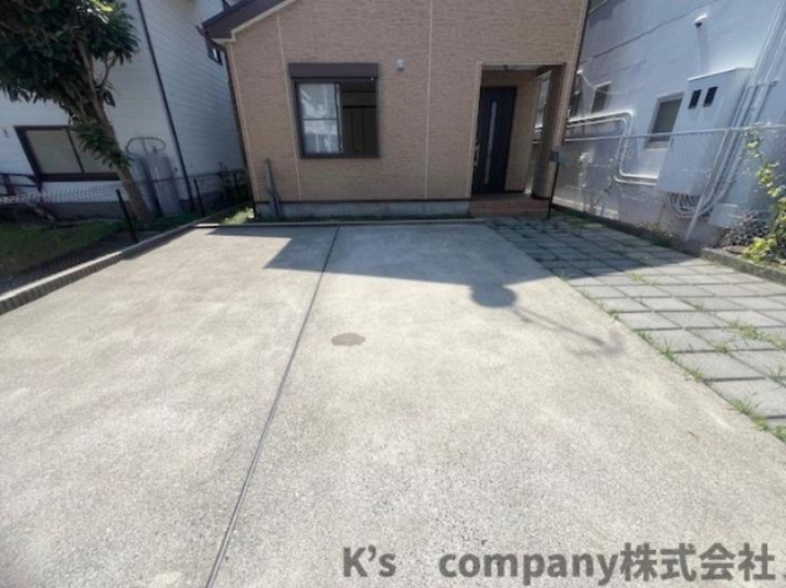 ◎高座郡寒川町一之宮9丁目　中古戸建◎の駐車場|駐車並列３台可能です♪