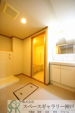 県営伊川谷第2高層住宅の洗面所|※お部屋により仕様が異なる場合があります※