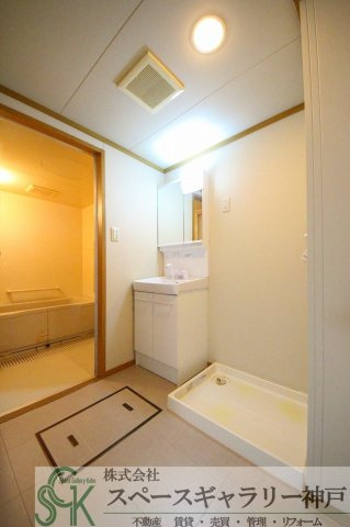 県営伊川谷第2高層住宅の洗面所|※お部屋により仕様が異なる場合があります※