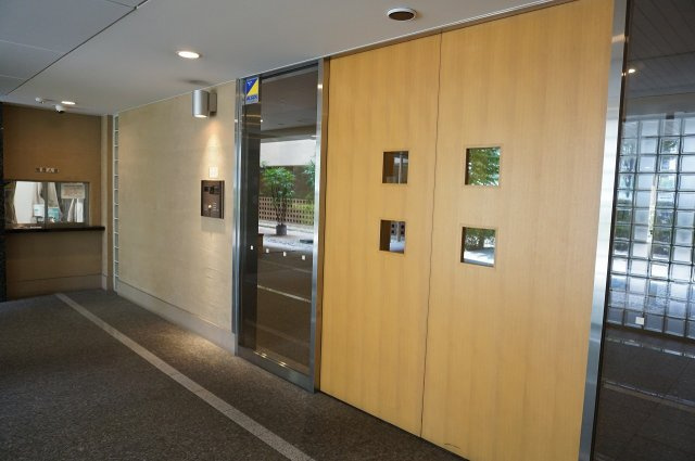 グランドテラス新宿のエントランス