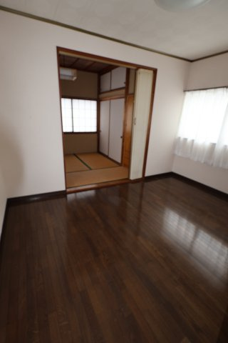 南本町小林様貸家の居間・リビング
