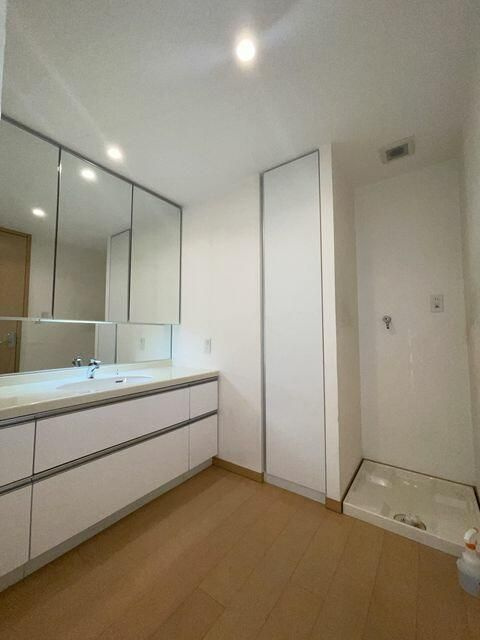 東京タイムズタワーの独立洗面台