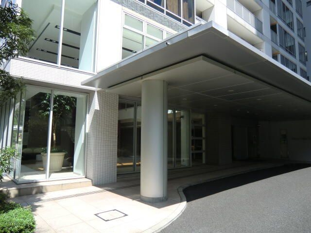 東京タイムズタワーのエントランス