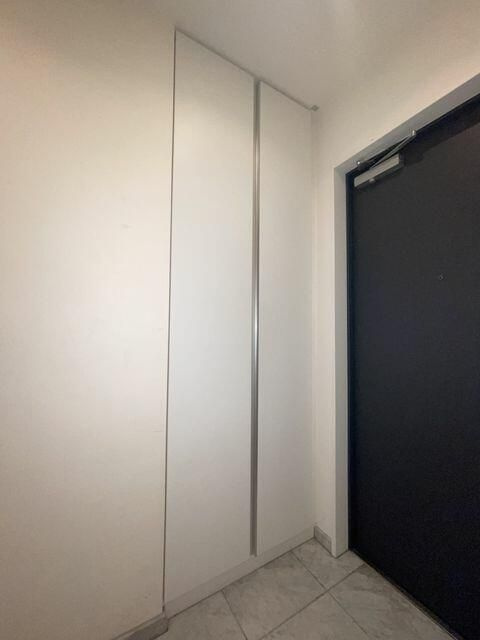 東京タイムズタワーの玄関