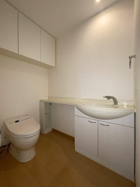 東京タイムズタワーの独立洗面台