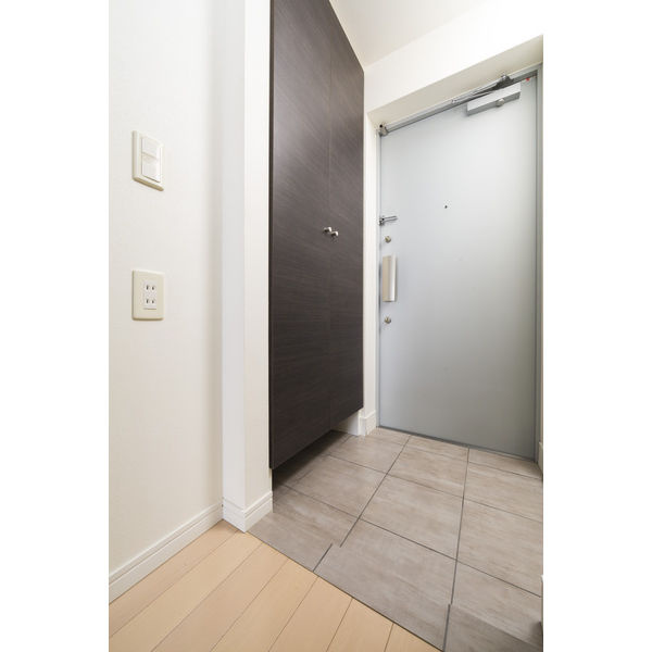 N.S.ZEAL 大曽根　名古屋市賃貸　仲介手数料無料の玄関