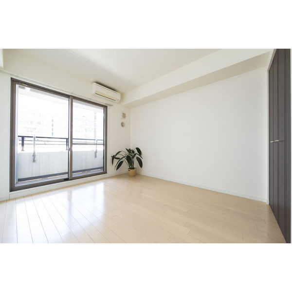 N.S.ZEAL 大曽根　名古屋市賃貸　仲介手数料無料の居間・リビング