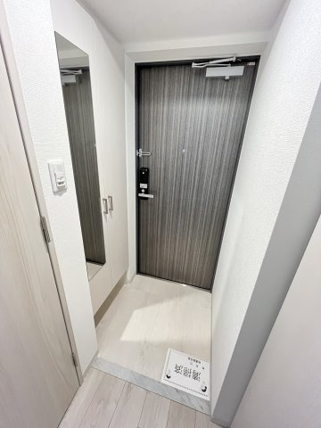 クレストタップ京橋の玄関