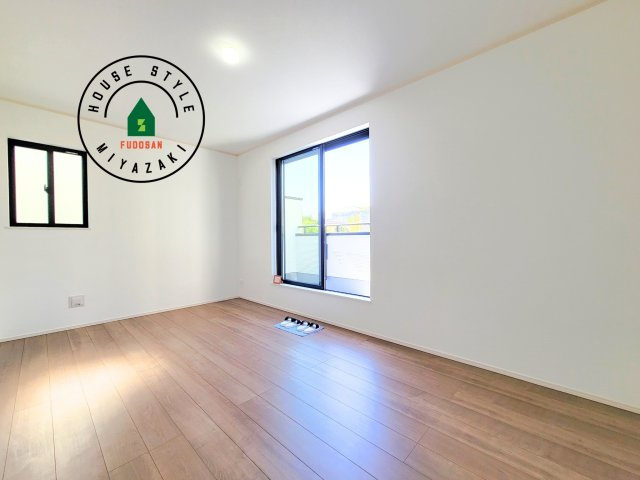 宮崎市天満3丁目第1-1棟（A号棟）の内観：施工例|主寝室には収納力に優れたクローゼットがありますので、お部屋もすっきり片付きます。