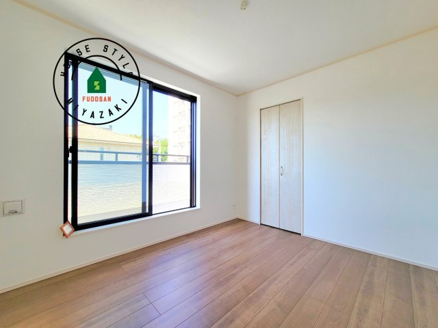 宮崎市天満3丁目第1-1棟（A号棟）の内観：施工例|柔らかい陽光が差し込む明るいお部屋を演出する設計。彩光の取れる窓が気持ちの良いお部屋を創り上げます。