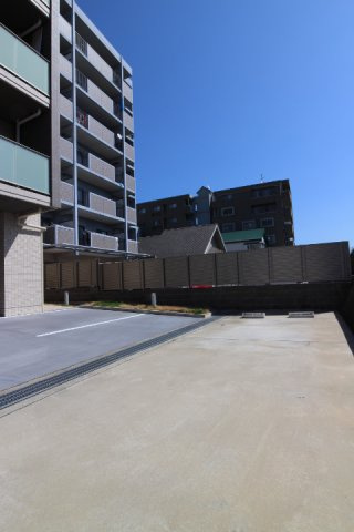 アビエール海岸通の駐車場