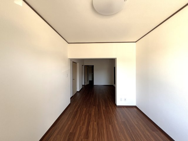 仁科レジデンスの居間・リビング