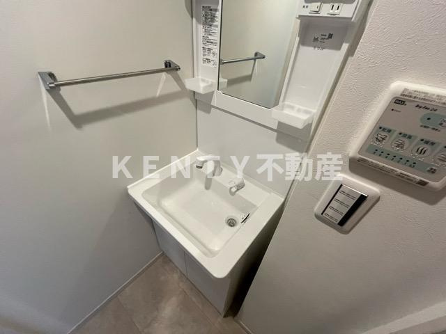 【洗面所】 | イクシオＭ’ｓ　ＨＯＵＳＥ | 広い洗面スペース